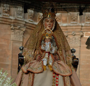 Salida procesional de la Virgen de los Reyes / JOSÉ  JAVIER COMAS RODRÍGUEZ