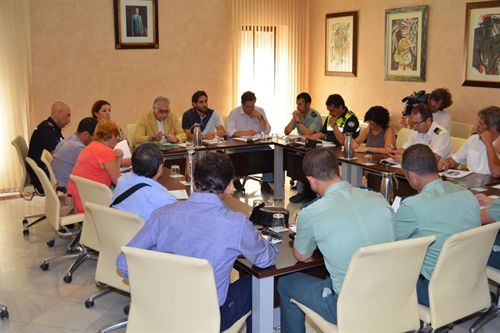 Reunión el pasado martes entre todas las partes implicadas de la seguridad en este Rocío Chico / AYTO. ALMONTE