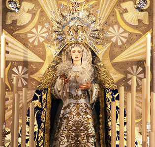 Virgen de los Ángeles, en su altar de triduo / ÁLVARO PASTOR
